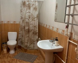 Пятиместное мужское в Нана