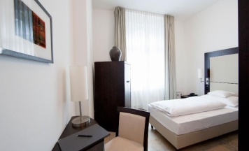 Одноместный номер Standard в Burns Art Hotel