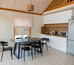 Коттедж с 3 комнатами рядом с пляжем в Deniz Home