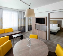 Номер Люкс - с двуспальной кроватью в Novotel Москва Киевская