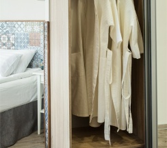 Стандартный с двуспальной кроватью и доп.местом в Михаил Строгов