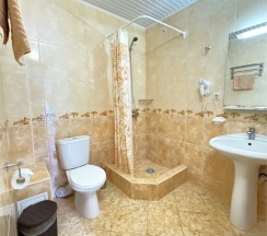 Трехместный комфорт с балконом (невидовой) с доп местом в Атриум