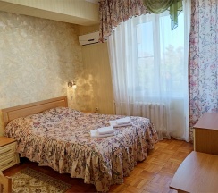 Двухкомнатный номер с диваном в Якорь