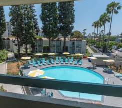 Номер корпус 1 в Howard Johnson by Wyndham Anaheim Hotel and Water Playground
