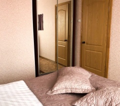 Двухкомнатный Комфорт с одной двуспальной кроватью и диваном (One bedroom) в Светлана
