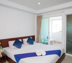 Двухместный номер Standard с балконом двуспальная кровать в Nouveau Guesthouse