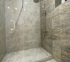 Коттедж с 3 комнатами с красивым видом из окна в Дом у реки