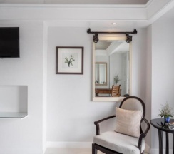 Двухместный номер Deluxe Terrace с балконом двуспальная кровать в Thavorn Palm Beach Resort Phuket