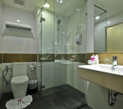 Двухместный номер Deluxe двуспальная кровать в ASHLEE Plaza Patong Hotel & Spa