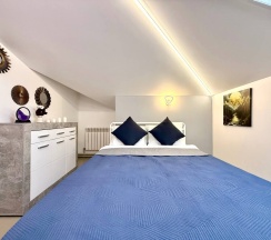 Апартаменты №11 "Семейный Люкс" на мансардном этаже в Саквояж