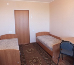 Кровать в 3-местном общем номере в Прожектор