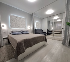 Квартира в Апартаменты на Якутск, 202 мкр, 19, "Ассоль"