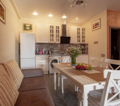 ЭСТОСАДОК, БЕРЕЗОВАЯ  106 - 52, №6 (балкон), (парковка) в Березовый