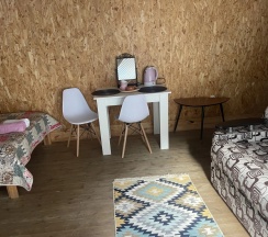 Трёхместный номер Standard с балконом в Райские яблоки