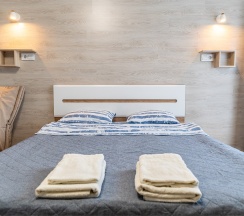 Комфорт Трехместный с Балконом Двуспальной кроватью и Доп. местом в Домус.море