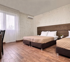 3-х местный Полулюкс с видом на море в Антарес