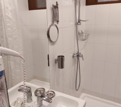 Улучшенный двухместный номер в Маросейка 2/15