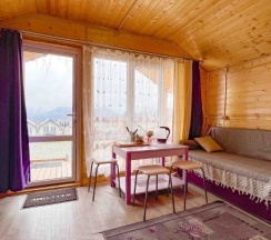 Двухместный коттедж двуспальная кровать в  Изумруд