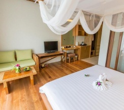 Двухместный номер Deluxe с видом на бассейн двуспальная кровать в Отель Metadee Concept Hotel