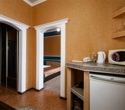 7 Люкс (двухместный номер),с двухспальной кроватью и  диваном. в Аппартамент