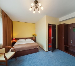 Стандартный номер с двуспальной кроватью в Украина