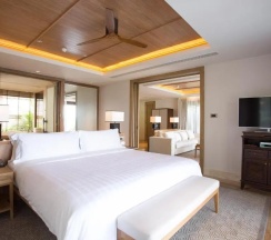 Двухместный Signature люкс с бассейном with ocean view двуспальная кровать в Trisara Villas & Residences Phuket