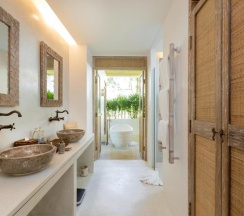 Люкс Pool Access в Eden Beach Khaolak Resort and Spa A Lopesan Collection Hotel