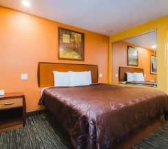 Номер Standard в Express Inn Gulf Bank