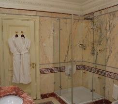 Однокомнатный Люкс с видом на Строгановский дворец в Taleon Imperial Hotel