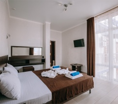 Улучшенный люкс с видом на море (изолированные комнаты) в Космос