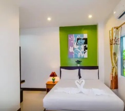 Двухместный номер Superior двуспальная кровать в Baan Yuyen Karon Guesthouse