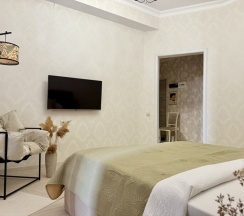 Уютная двухкомнатная квартира у моря и центра в Как Дома 05