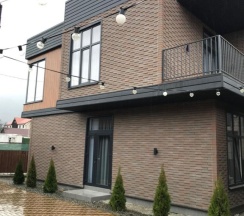 Коттедж с 3 комнатами с балконом и с красивым видом из окна в Borville