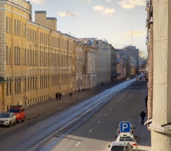 Апартаменты с просторной спальней, обеденной зоной и балконом в My Favourite Garden Hotel