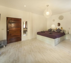 Вилла с 2 комнатами в Sand Shine Villa