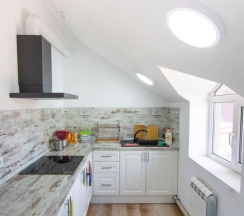 Кровать в общем номере (женский номер) в Чердак