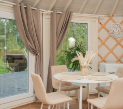 Юрта Зори в Папоротник