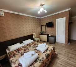 Двухместный номер Classic с балконом и с красивым видом из окна двуспальная кровать в Тропики