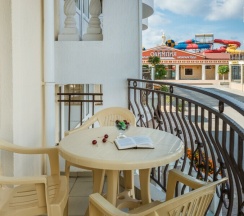 Люкс двухкомнатный (Главный корпус) в Family club Atrium