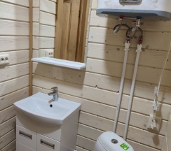 Двухместный коттедж с видом на озеро двуспальная кровать в Гостевой дом 