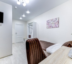 Двухместная комната с 2 односпальными кроватями и собственной ванной комнатой в МК Распутина