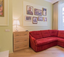 Двухуровневая студия Комфорт в Цветной Петербург дом художников