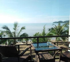 Двухместный номер Standard с видом на море двуспальная кровать в Windy Sea View Resort
