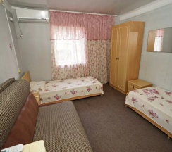 Четырёхместный номер Standard с балконом в Радуга у моря