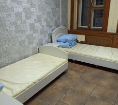 Кровать в 3-местном общем номере (без окна) в Диско