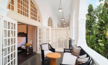 Двухместный люкс Studio двуспальная кровать в Raffles Singapore