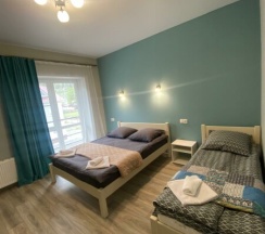 Трёхместный Стандартный номер с двуспальной и односпальной кроватями в Бархат