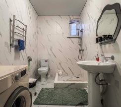 Семейные апартаменты с 3 комнатами с балконом и с красивым видом из окна в Отражение гор и Альбион