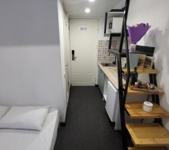 Трехместный номер Лофт с двуспальной и раскладным креслом/кроватью в Лофт отель на Крымской