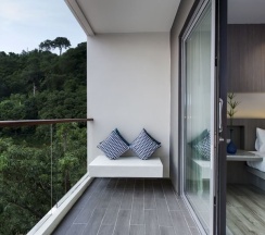 Одноместный номер Standard с видом на океан двуспальная кровать в Hotel Ikon Phuket